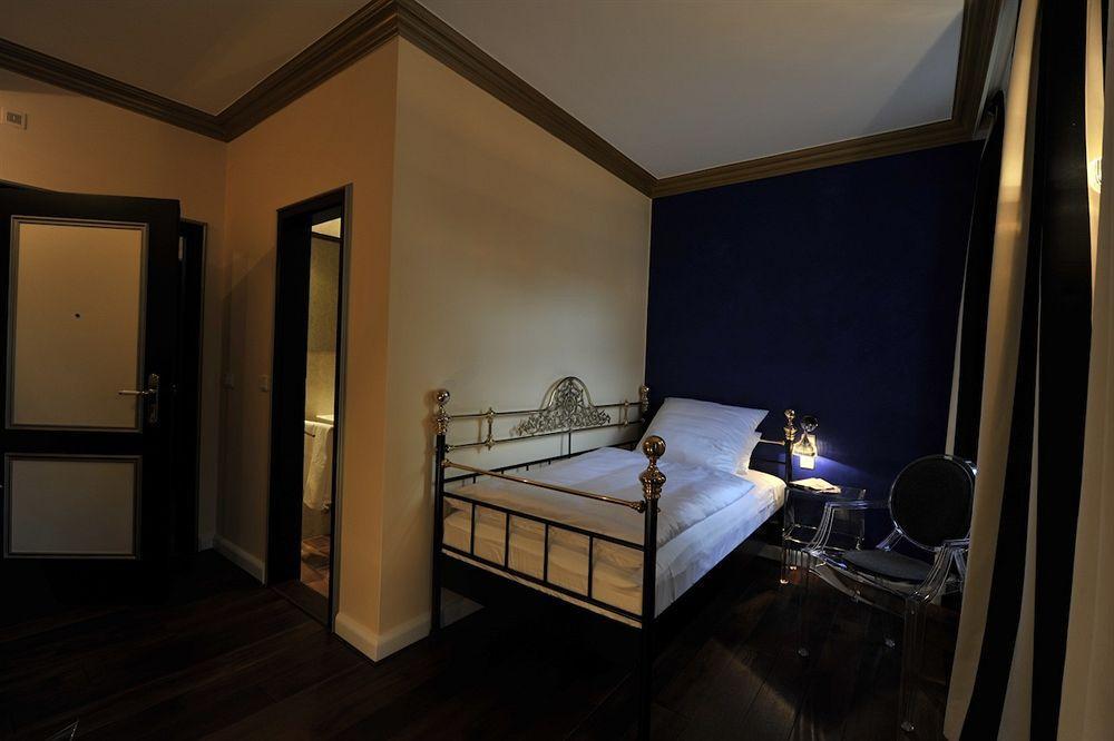Bob W Mitte 4* Berlin